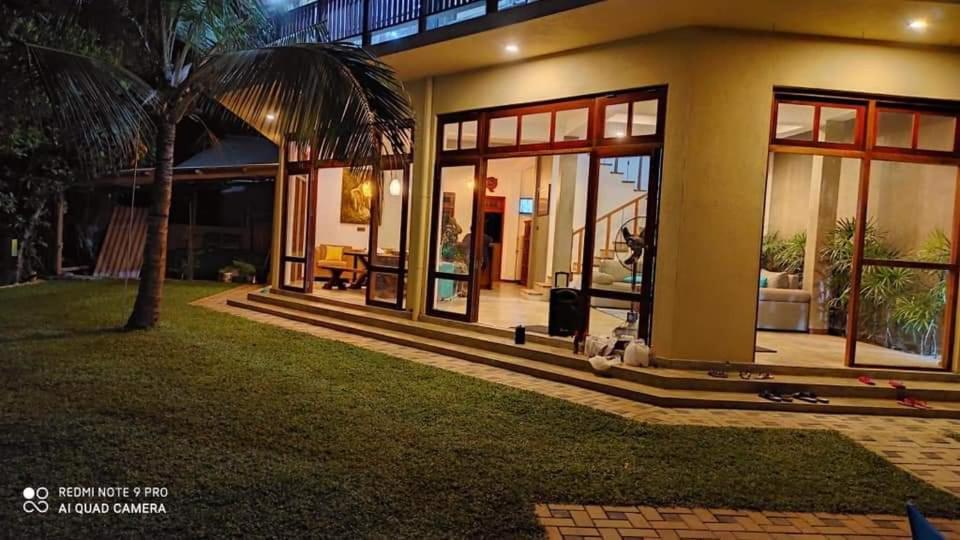 Aurora Lagoon Front Negombo Esterno foto